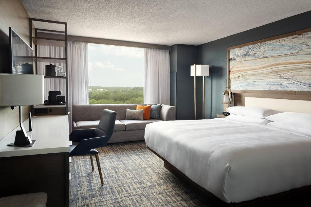 Standard King Room interior
